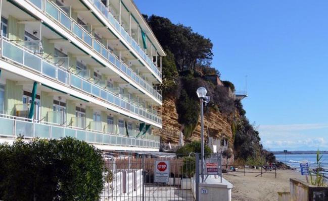 La Casa Sulla Spiaggia Apartment Nettuno Exterior photo