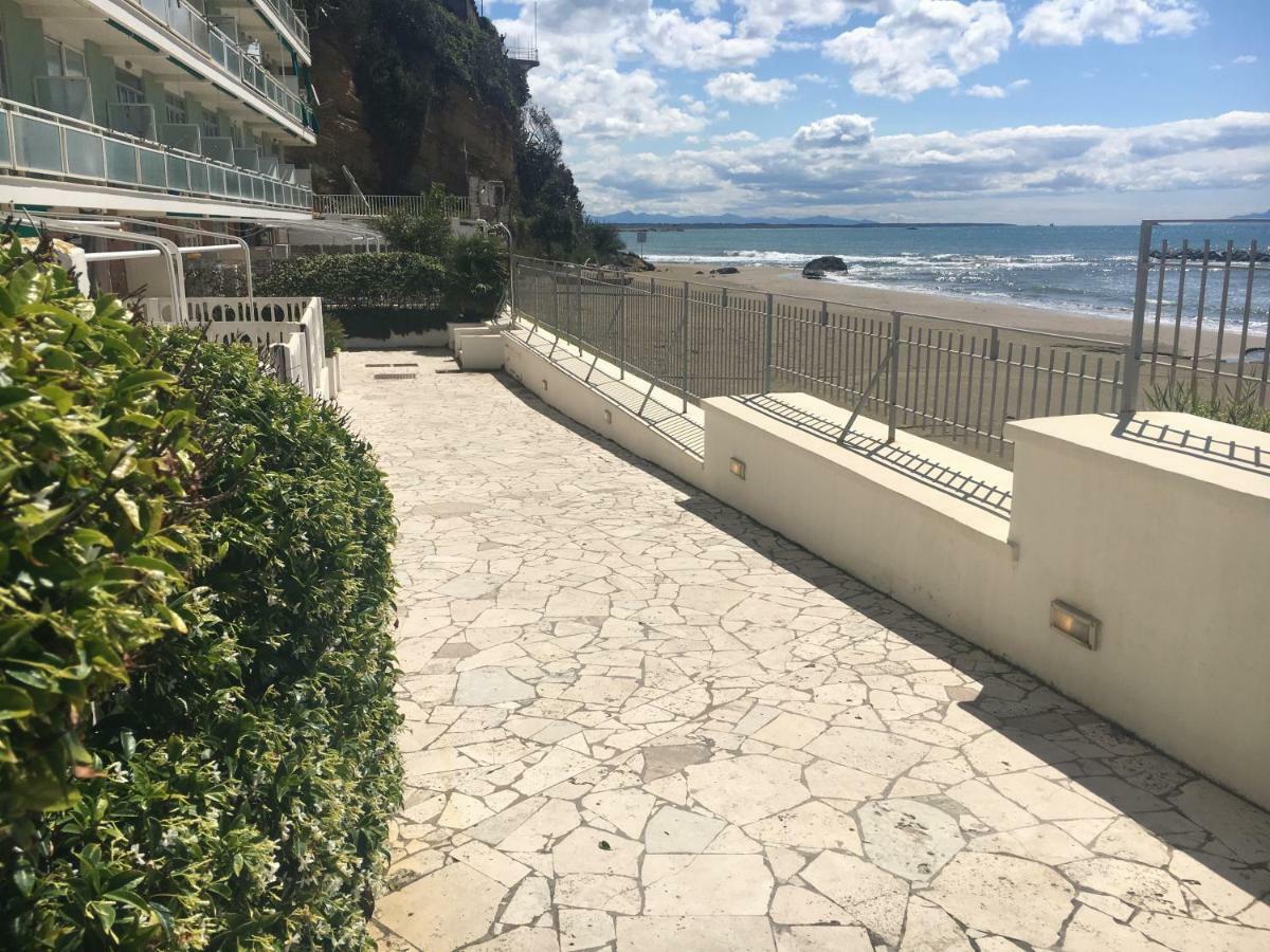 La Casa Sulla Spiaggia Apartment Nettuno Exterior photo